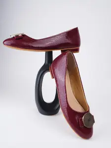 DressBerry Maroon Textured Ballerinas With Embelished Bows