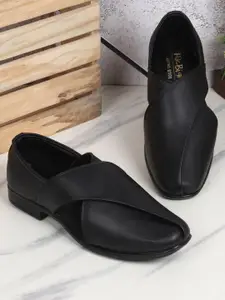 HikBi Men Textured Leather Lightweight Shoe-Style Sandals