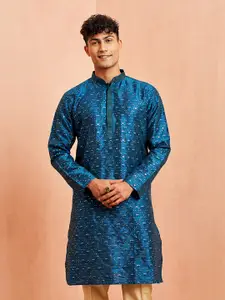 VASTRAMAY Floral Embroidered Mandarin Collar Long Sleeve Straight Sequins Kurta