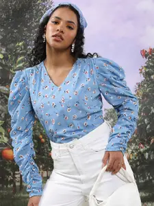 Tokyo Talkies Blue Floral Printed V-Neck Ruched Top