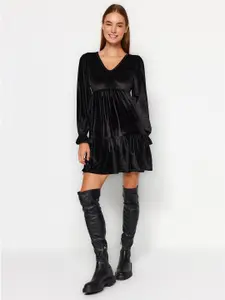 Trendyol V-Neck Puffed Sleeves Fit and Flare Mini Dress