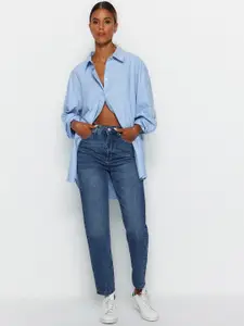 Trendyol Women Mid-Rise Clean Look Pure Cotton Whiskers Jeans