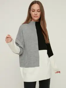 Trendyol Colourblocked Drop Shoulder Sleeves Pullover