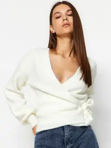 Trendyol V-Neck Acrylic Pullover