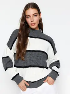 Trendyol Colourblocked Acrylic Pullover