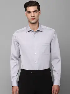 Louis Philippe Permapress Classic Fit Spread Collar Long Sleeves Cotton Wrinkle Free Formal Shirt