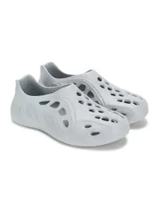 Paragon Men Textured Rubber Clogs