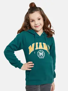 METTLE Girls Typography Printed Hooded Fleece Pullover Sweatshirt