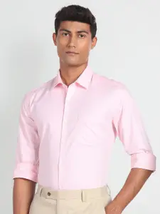 Arrow Men Micro Ditsy Printed Slim Fit Opaque Cotton Twill Formal Shirt