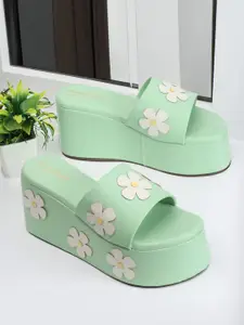 madam glorious Printed Wedge Heels