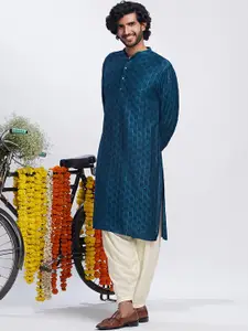 KISAH Men Solid Textured Regular Fit Abstract Print Kurta