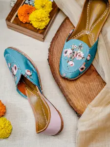 Anouk Blue & Pink Floral Printed Ethnic Mojaris