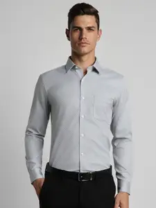 Peter England Elite Slim Fit Opaque Self Design Pure Cotton Formal Shirt