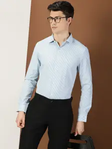 INVICTUS Original Slim Fit Micro Checked Spread Collar Pure Cotton Formal Shirt