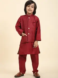 Pro-Ethic STYLE DEVELOPER Boys Jacquard Weave Pure Silk Kurta & Pyjamas With Nehru jacket
