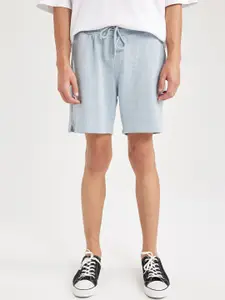 DeFacto Men Geometric Printed Mid Rise Shorts