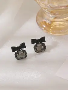 DressBerry Contemporary Studs Earrings