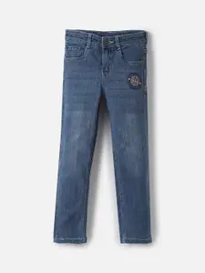 UrbanMark Boys Mid-Raise Clean Look Slim Fit Light Fade Jeans