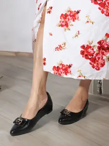 ELLE Textured Bow Embellished Wedge Pumps