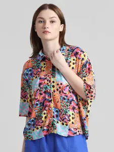 ONLY Boxy Abstract Printed Spread Collar Casual Shirt