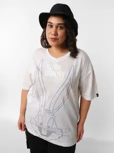 Bewakoof Plus Looney Tunes Printed Drop-Shoulder Sleeves Cotton Oversized T-shirt