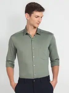 Arrow Slim Fit Spread Collar Cotton Formal Shirt