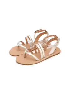 WZAYA Strappy Open Toe Flats With Buckle Closure