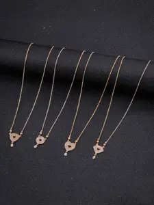 DressBerry Set of 4 Gold-Plated Artificial Stones Antique Chain With Pendant