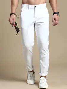 Roadster The Roaster Lifestyle Co. Men White Relaxed Slim-Fit Mid-Rise Chinos