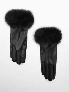 MANGO Women Faux Fur Detail Touchscreen Hand Gloves