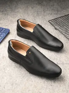 San Frissco Men Textured Lightweight Formal Slip-On Shoes