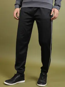 HIGHLANDER Men Straight Fit Mid-Rise Joggers