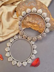 Crunchy Fashion Set Of 2 Silver Plated Oxidised Asymmetric Bangles