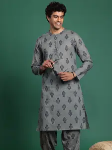 Sangria Men Floral Printed Kurta With Pyjamas