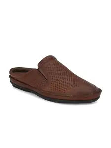 Egoss Men Textured Leather Mules