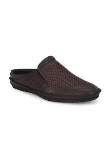 Egoss Men Textured Leather Mules