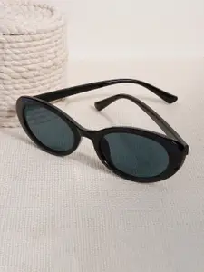 JOKER & WITCH Women Black Lens & Black Oval Sunglasses with UV Protected Lens
