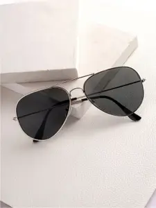 JOKER & WITCH Men Black Lens & Silver-Toned Aviator Sunglasses with UV Protected Lens