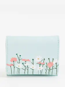 Ginger by Lifestyle Women Floral Printed Three Fold Wallet
