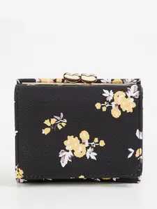 Ginger by Lifestyle Women Floral Printed Two Fold Wallet