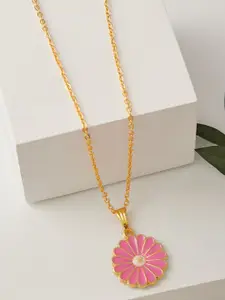 DressBerry Gold-Plated Pendant With Chain
