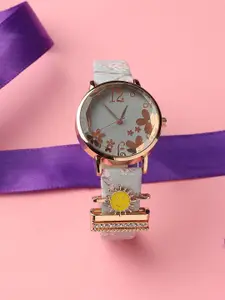 HAUTE SAUCE by  Campus Sutra Round Analog Watch With Sun Watch Charm
