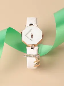 HAUTE SAUCE by  Campus Sutra Hectagon Analogue Watch & Z Initial Watch Charm AW23_HSCW5127