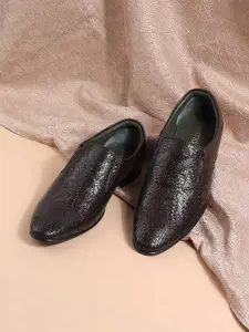 Metro Men Textured Round Toe Leather Monk Shoes