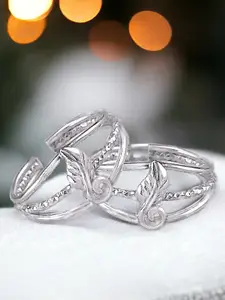 Taraash Set of 2 925 Sterling Silver Silver-Plated Adjustable Toe Rings