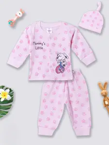 Moms Love Infants Boys Conversational Printed Pure Cotton T-shirt With Pyjamas & Cap