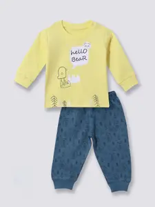 Moms Love Infants Boys Typographic Printed Pure Cotton T-shirt With Pyjamas