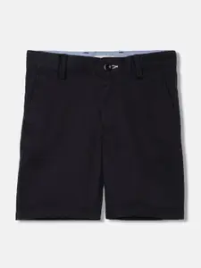 GANT Solid Mid-Rise Regular Fit Shorts