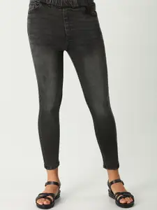 Mustard Women Clean Look Relaxed Fit Cotton Jeans