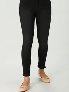 Mustard Women Clean Look Relaxed Fit Cotton Jeans